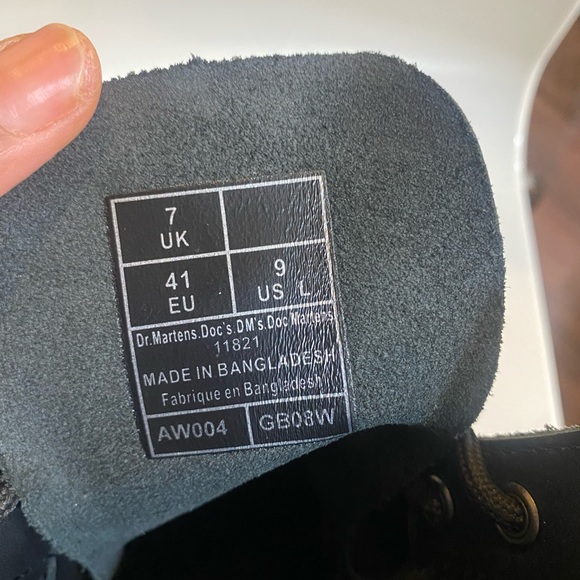 ⭐️ Dr. Martens | 1460 Smooth Leather Lace-up Boots | Black | US 9 - Picture 10 of 15
